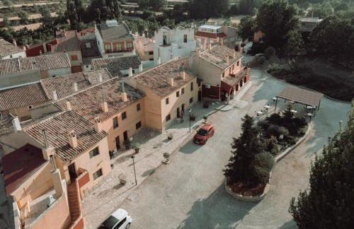CASERIO INAZARES - CASAS DE MONTAÑA CON CHIMENEA Y NIEVe - Foto 75