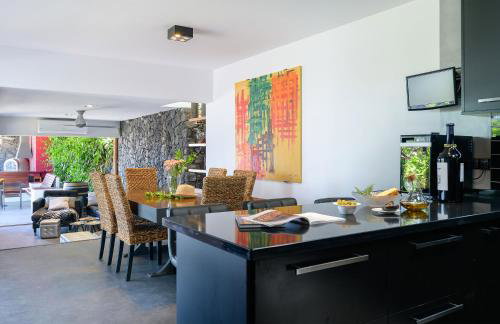 Luxury and Harmony House - Photo 18