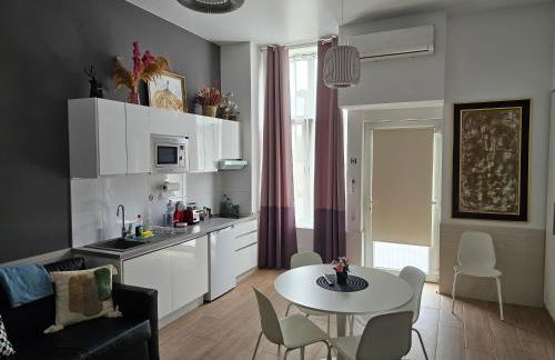 Las Artes Luxury Double Room - Photo 1