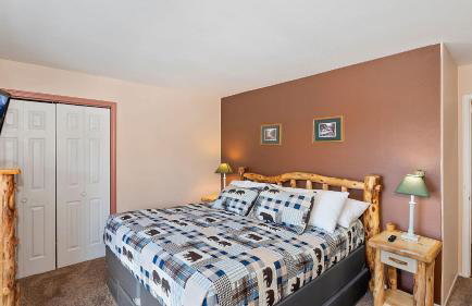 Mountain Palette by Avantstay Hot Tub, Game Room, Deck, Sweeping Views! - Photo 12