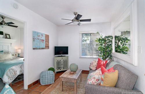 Cute Old Town Cottage near Downtown Beaches - Foto 2