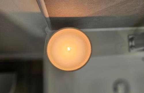 Modern Comfy 3 Bed Home - Free 2 space driveway - Free road parking - Free Netflix - Foto 54