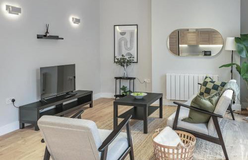 Bright 1 bedroom apartments near Farnham Castle - Photo 30