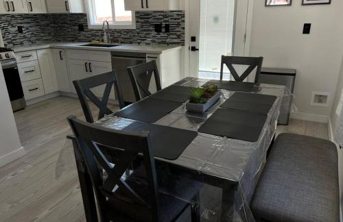 Cheerful house with EV, Parking & backyard - Foto 37