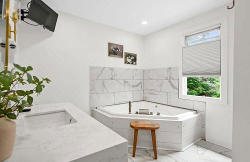 4BR for 10, Near Ark, High-Tech Kitchen, Parking! - Foto 8