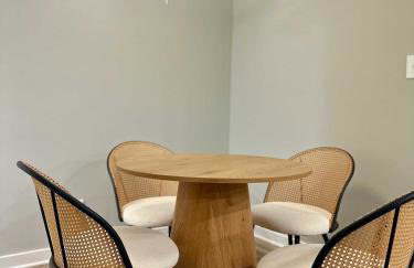 Quiet 1 Bedroom 1 Free Parking High Speed Wi-Fi - Foto 7