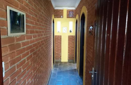 Casa de campo serrana, alegre e com piscina - Foto 24