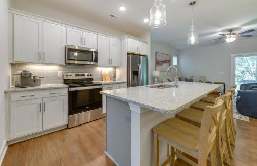 Townhome with Pool! 7 Mi to Ocean Isle Beach - Foto 5