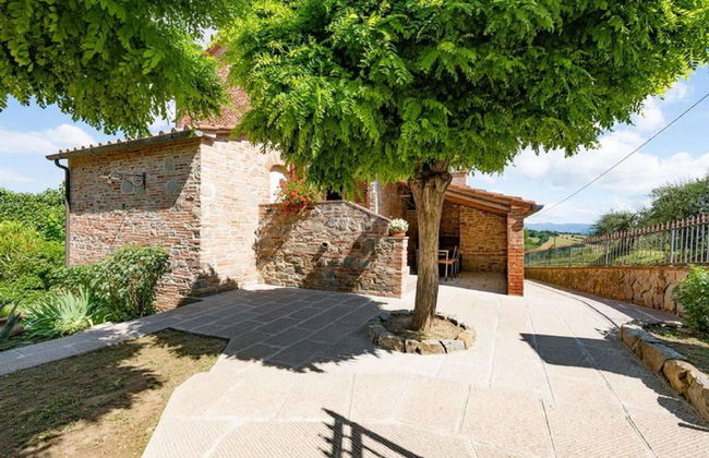 Farmhouse in Tuscany With Pool and Hill Views - Photo 35