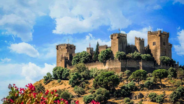 Ingresso do Castelo de Almodóvar del Río - Foto 2, Castelo de Almodóvar del Río no monte El Redondo