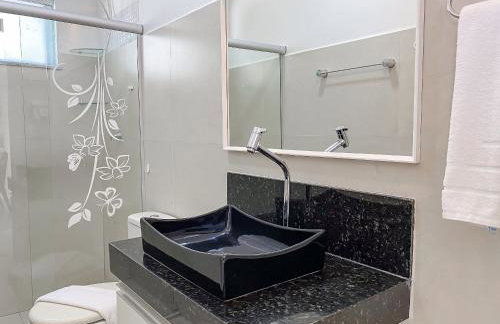 Apto Térreo com 2 quartos (ambos com ar split), sendo 1 suíte, internet privativa 300MBPS, no Residencial Vila Regina, condominio com piscina e área gourmet bem próximo a praia de Taperapuã - Foto 38