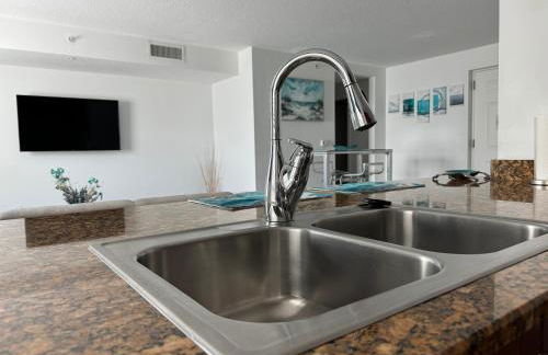 Luxury Oasis Suite - Photo 5