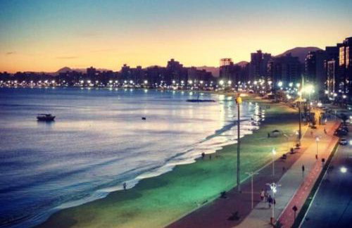 Casa Super Agradável, 250 metros da praia da Areia Preta, cinco quartos com ar, wifi, garagem, completa - Foto 36