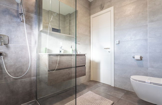 Luxury Modern Penthouse w Jacuzzi & Huge Terrace - Foto 17