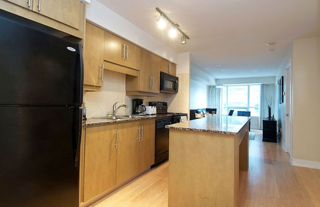 WhiteHall Suites- Yorkville - Photo 22