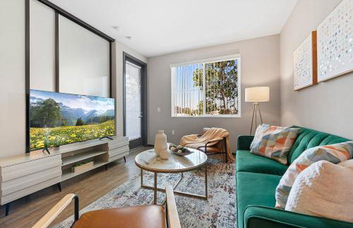 Modern 2BR/2BA in Irvine Pool & Gym - Foto 2