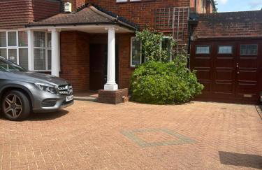 JAN'S HAVEN Wembley Park - lovely 1 bedroom flat, sleeps 4, free parking, 10 minutes from Wembley stadium and Wembley Park station - Foto 4