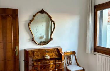 Large Three-bedroom Apartment with Canal View in Cannaregio - Foto 8