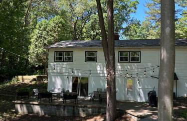 Blocks to Town, Game Room, Firepit, Huge Backyard - Photo 18