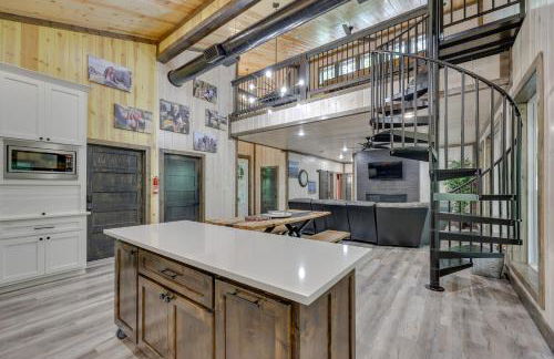 Playground and Pool Table Fun! Broken Bow Retreat - Foto 12