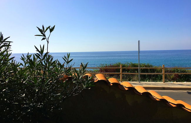 Emma's Villa facing the sea with swimming pool - Foto 48