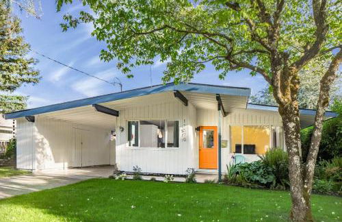 #StayinMyDistrict Modern Mid-Century Retreat - Foto 58