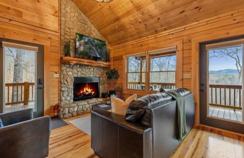 Rivendell - Stunning Views, Fireplace, Hot Tub, Billiards Table, Outdoor Fire Pit - Morganton, GA - Foto 7