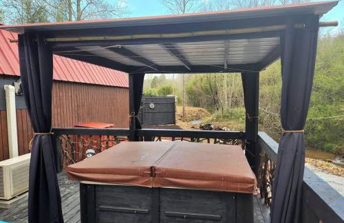 Lazy Bear Retreat by the Creek - Foto 4