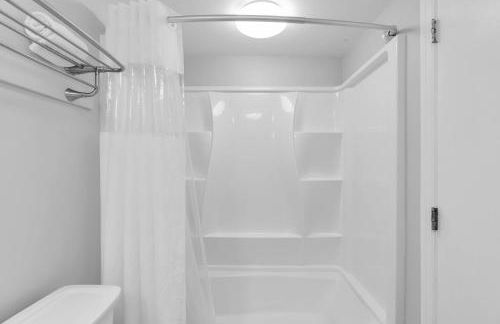 Aruba - Downtown Waterfront 2x2 Dock & Pool Pet-Friendly - Photo 17