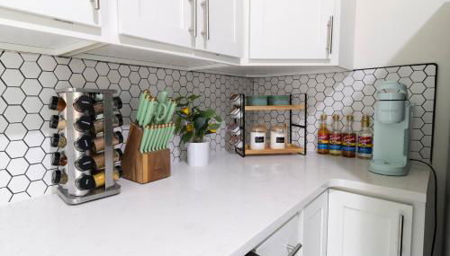 Stylish Condo min from UF & Shands Pets Welcome! - Photo 4