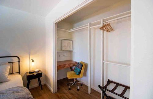 Walk to GC Train Depot and Route 66, king beds, game room, BBQ, firepit - Photo 15