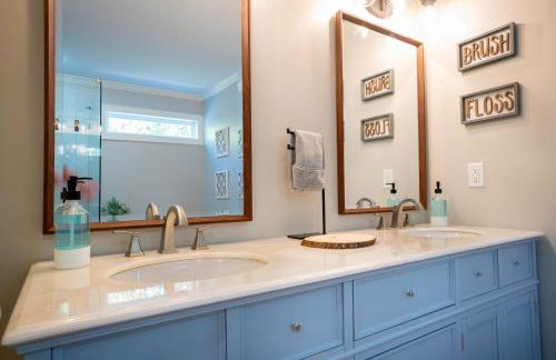 Par-Tee Haus I- Game Room & Hot Tub-Walk to Helen - Foto 9