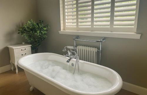 Luxury 4-Bedroom 2 Bathroom Private Vila - Foto 21