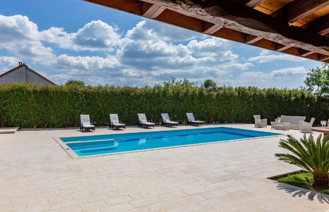 Peaceful Murvica Villa Pool, Garden, and Modern Comfort - Photo 23