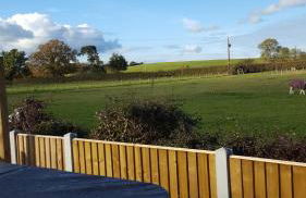 Ruth's Refresh Shropshire Country Retreat with Private Hot Tub & Stunning Views - Foto 7