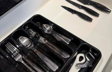 Studio 63 novo, luxuoso e completo com ar condicionado e cama Queen Size - Centro Mogi - Até 4 Pessoas - Foto 63