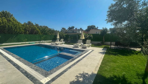 Huge Triplex Villa w Pool and Garden in Fethiye - Foto 5, Habitación