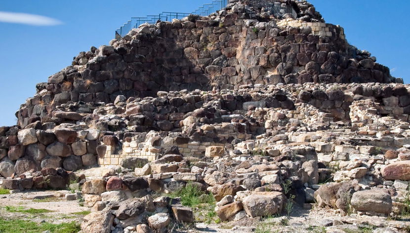 Excursion à Su Nuraxi de Barumini et aux Domus de Janas