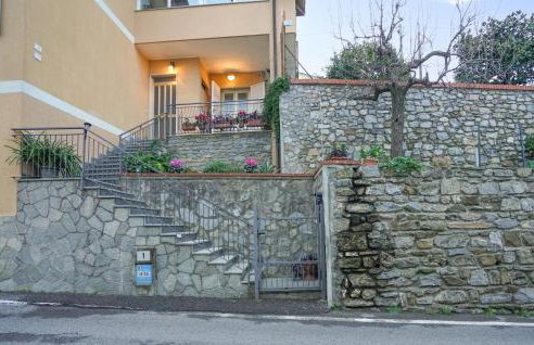 Lovely Home In Arnasco With Wifi - Photo 8