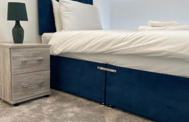 The Old School House - 6 Postland Road, Crowland - Photo 2