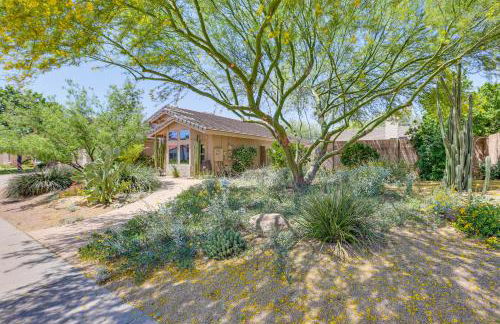 Patio and Pool Access Sunny Phoenix Casita! - Foto 23