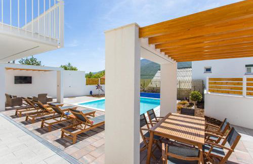 Villa Sulic - Heated Pool and Mountain View - Foto 5