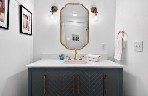 Charming 2nd-Floor Flat 3BR 2BA Free Parking - Foto 16