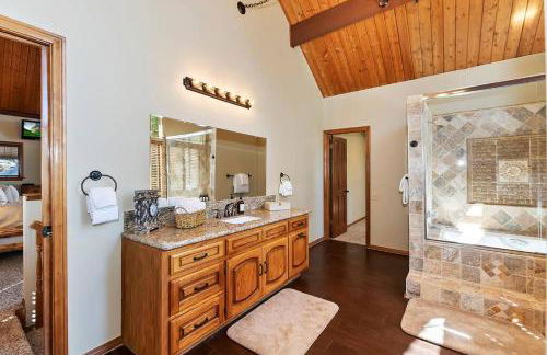 Stunning LAKE VIEW Game Room Spa Walk To Village - Photo 35