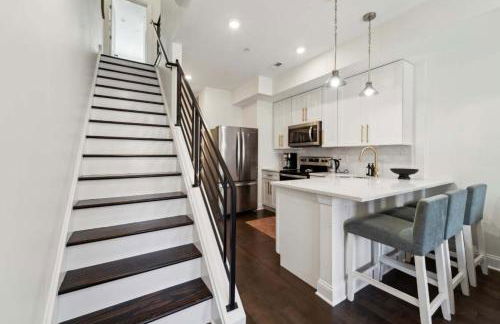 Roof deck w city views - brand new 3bd 3ba - Foto 9