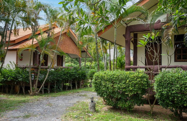 Lanta School Beach Resort - Photo 3