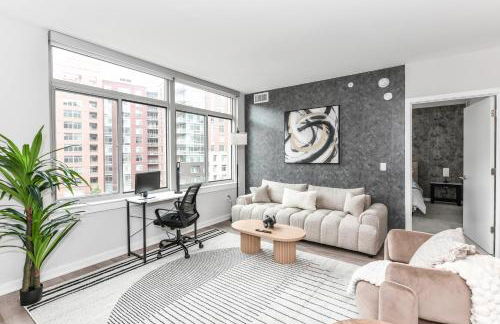 Urban 2BR Oasis with Scenic Rooftop and Gym - Foto 80