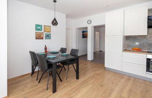 2 Bedroom Beautiful Apartment In Opuzen - Foto 5