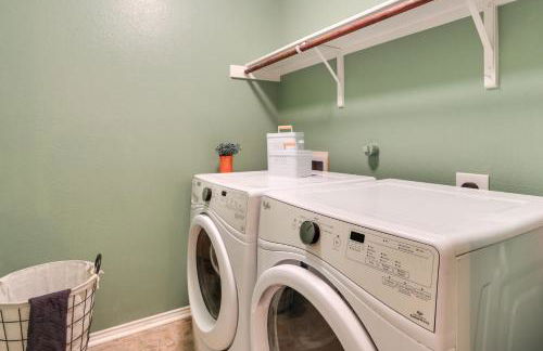 Patio, Pergola and Pool Access Aubrey Retreat! - Foto 21