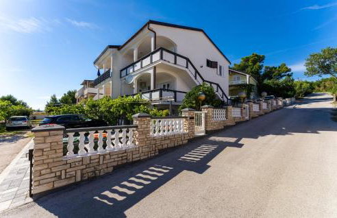 Nice Apartment In Rtina With Wifi - Photo 9